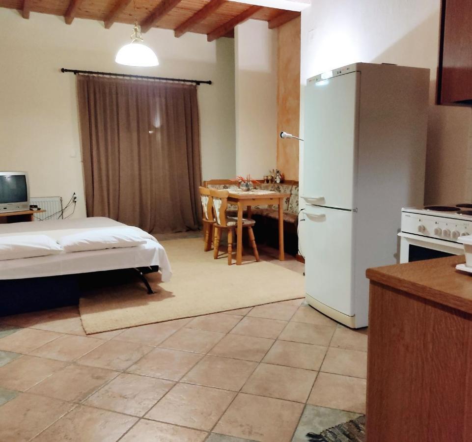 Klio Guesthouse ポルタリア エクステリア 写真